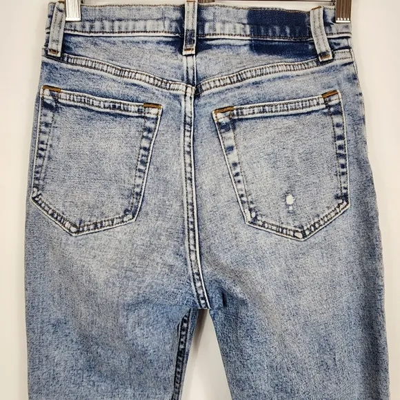 Abercrombie &amp; Fitch Short Ultra High Rise Ankle Straight Jean Released Hem 26 2