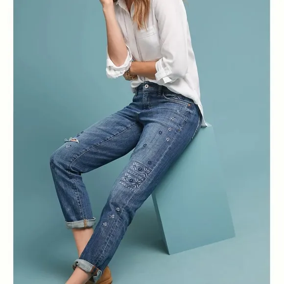 Anthropologie Pilcro Embroidered Mid-rise Slim Boyfriend Jeans