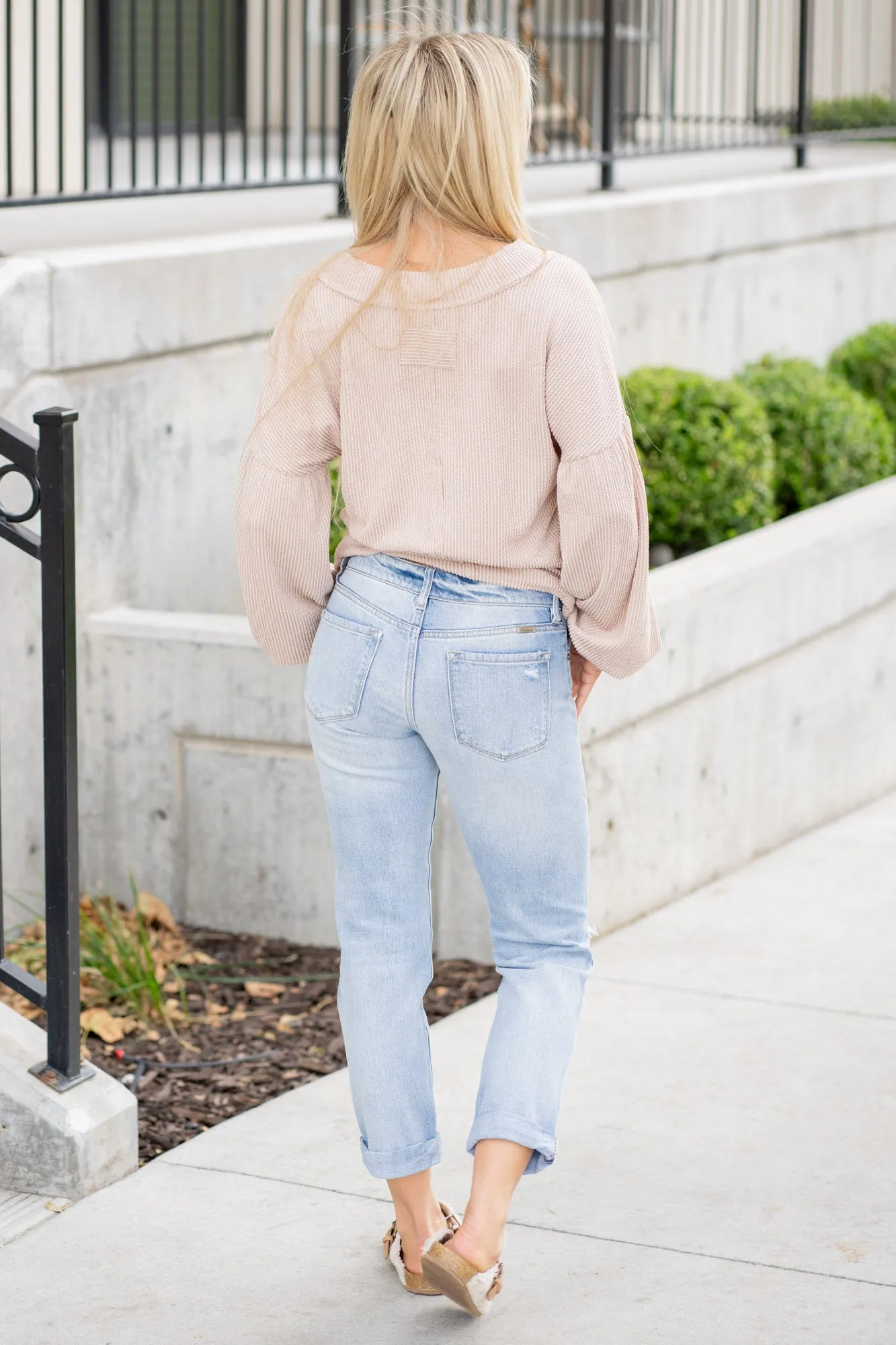 Aria Mid Rise Ripped Boyfriend