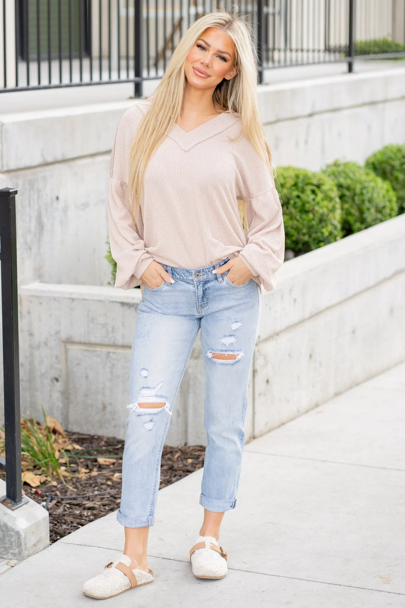 Aria Mid Rise Ripped Boyfriend