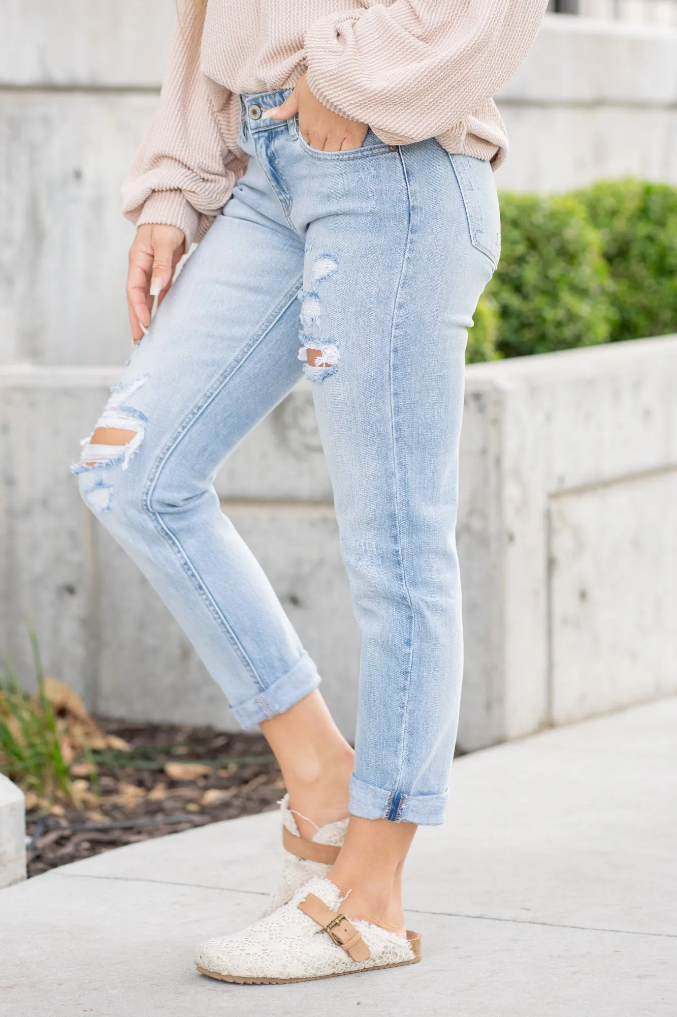 Aria Mid Rise Ripped Boyfriend