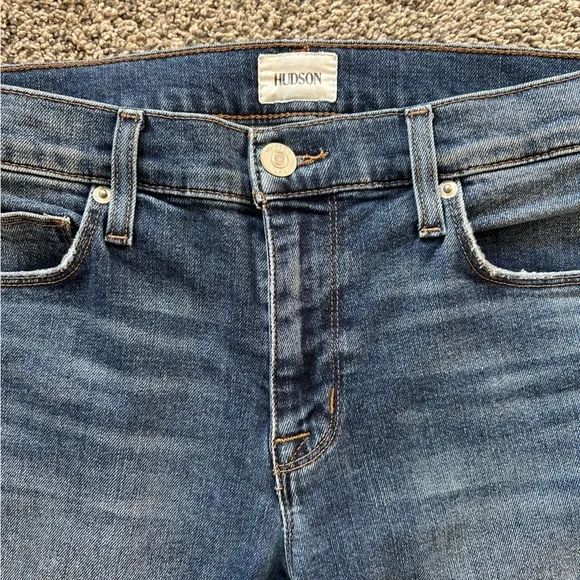 Hudson // Natalie Mid Rise Slim Boyfriend Crop Jeans, size 26