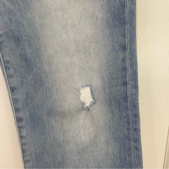 J Crew Light Wash Slim Broken In Boyfriend Jeans Women's Size 28 Distressed