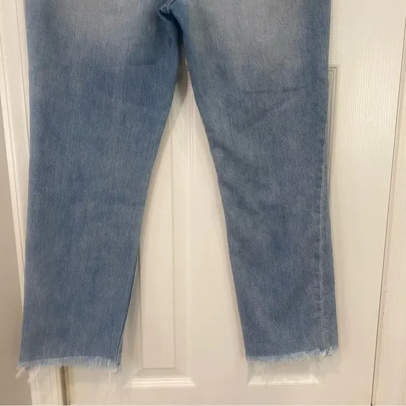 J Crew Light Wash Slim Broken In Boyfriend Jeans Women's Size 28 Distressed