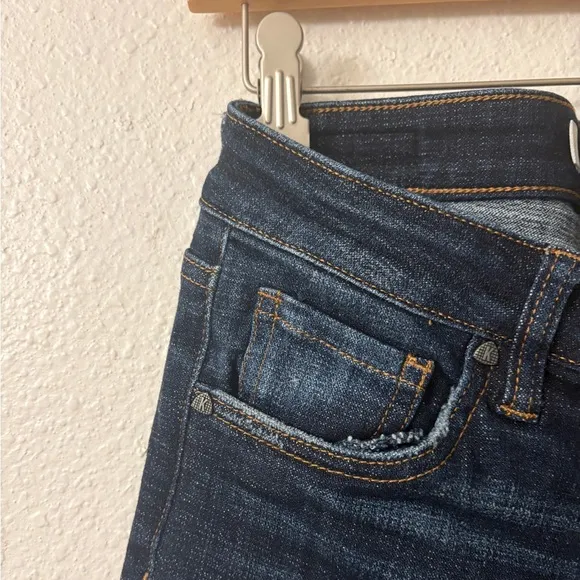 Kut from the Kloth Lauren Crop Straight Leg Jeans size 4