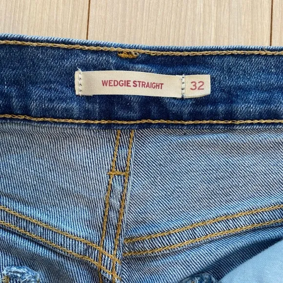 Levis Wedgie Straight Button Fly Jeans