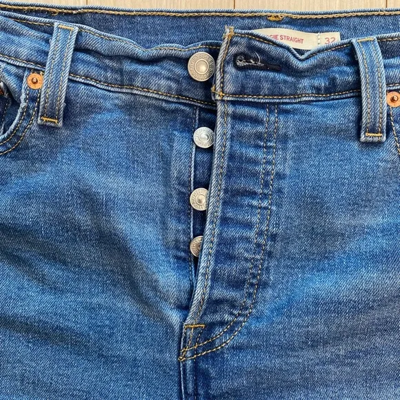 Levis Wedgie Straight Button Fly Jeans