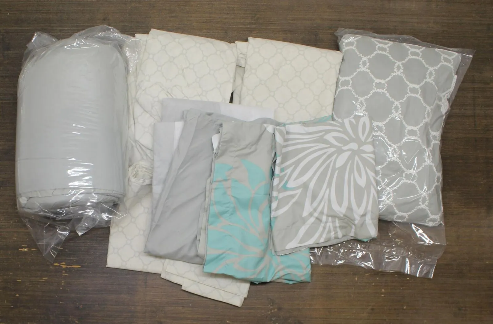 Madison Park Maible Reversible 9-Pc. Comforter Set Floral Aqua Blue Queen