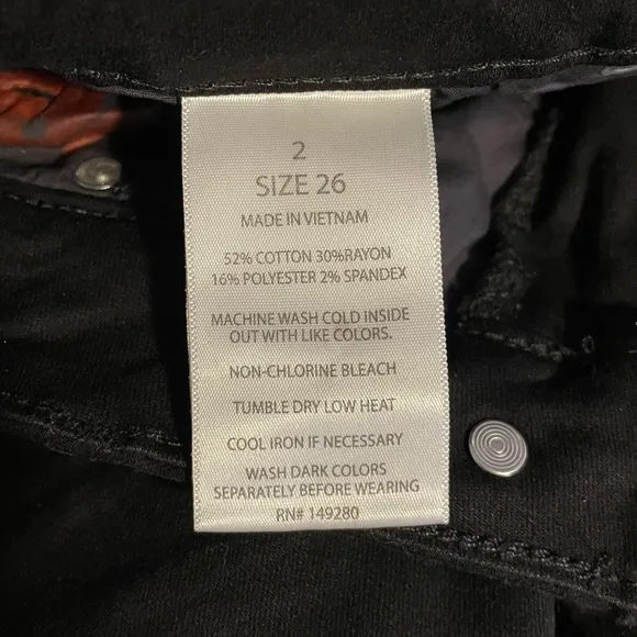 💥NWT💥 Black Slink Jeans