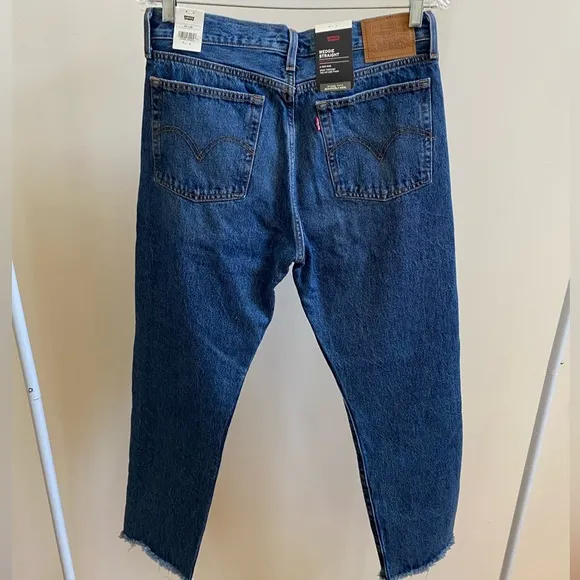 NWT Levi’s Wedgie Straight medium wash Premium Denim jeans