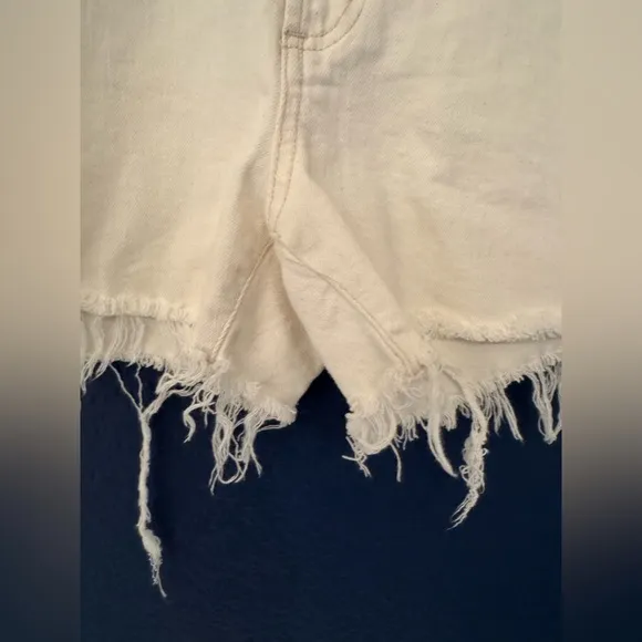 Outerknown Fillmore Boyfriend S.E.A. Women Off White Denim Shorts Size 28